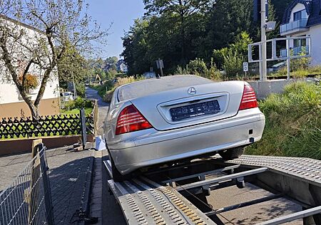 Mercedes-Benz E 200 suche Schrott auto's egal Zustand bis 300 Euro