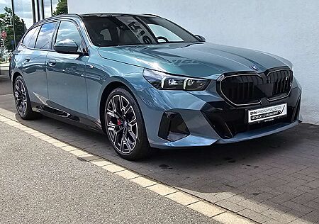 BMW i5 eDrive40 M Sportpaket Pro*Komfortsitze*Pano*