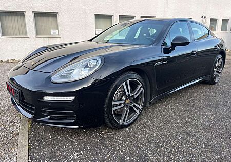 Porsche Panamera 3.0 D / Deutsch / Scheckheft