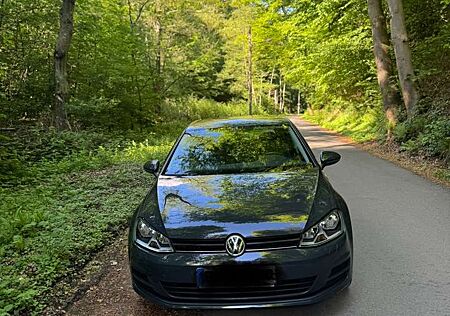 VW Golf Volkswagen 7 2,0 TDI-DSG / Navi /viele Neuteile /top