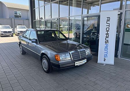 Mercedes-Benz 200 MB E200 elektr. Schiebedach,AHK