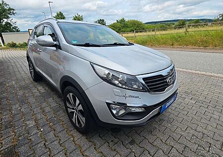 Kia Sportage Spirit, XENON, NAVI, TÜV bis 03/2027