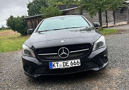 Mercedes-Benz CLA 200 CLA Shooting Brake 200 7G-DCTUrban