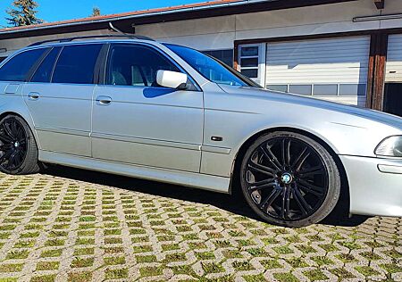 BMW 525i 525 *M-Technik*Xenon*Leder*AHK*Schalter*