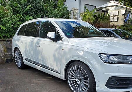 Audi Q7 S Line