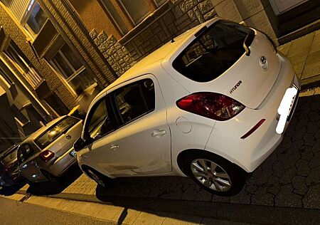 Hyundai i20 1.4 Automatik Comfort