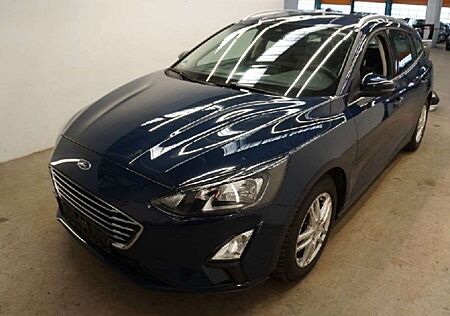 Ford Focus Turnier Titanium*Kamera*8-fach bereift*