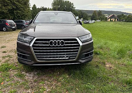 Audi Q7 50 TDI quattro tiptronic