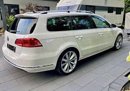 VW Passat Variant Volkswagen Highline R-Line Individual 19“ DSG Bi-Xenon SH A