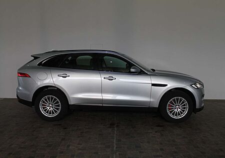 Jaguar F-Pace 2,0 D AWD Portfolio, ACC, Meridian, AHK, Leder