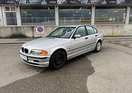 BMW 318 i*Klimaa.*CD-Spieler*Aux*Parksensor*