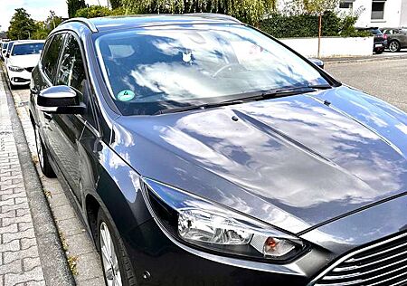 Ford Focus Turnier 1.0 EcoBoost Start-Stopp-System Titanium