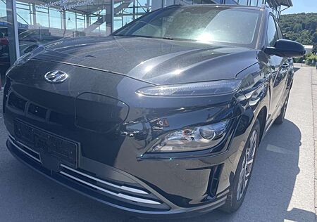 Hyundai Kona Select dig.Cockpit ACC R.Cam PDC SHZ DAB+