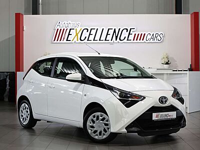 Toyota Aygo X-PLAY BUSINESS / 1.HAND / KAMERA / SHZ