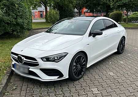 Mercedes-Benz CLA 35 AMG 4Matic Speedshift 7G-DCT