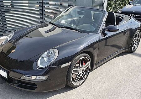 Porsche 911 Carrera 4 S Cabriolet PASM Sportabgas BOSE