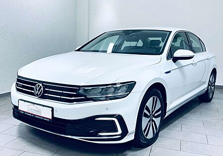 VW Passat Volkswagen Lim. GTE * 1.HAND * R-KAMERA * ACC *