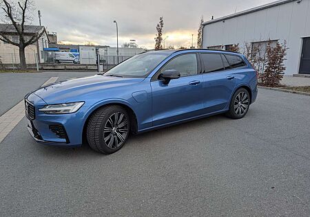 Volvo V60 Plug-In-Hybrid T6 AWD Recharge Geartronic RDesign Expression