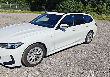 BMW 320d 320 Touring Aut.GarHeadPanACCSpur