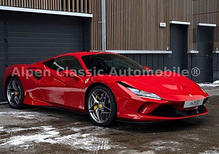 Ferrari F8 Tributo LIFT, KAMERA, JBL