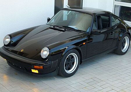 Porsche 911 Carrera 3.2 245PS schwarz/schwarz
