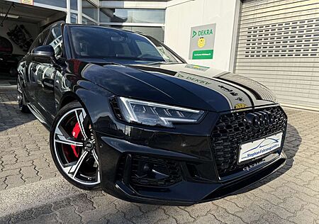 Audi RS4 Avant quattro mit Navi/Leder/Panorama/LED/Kamera/