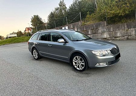 Skoda Superb Combi 2.0 TDI DSG Exclusive