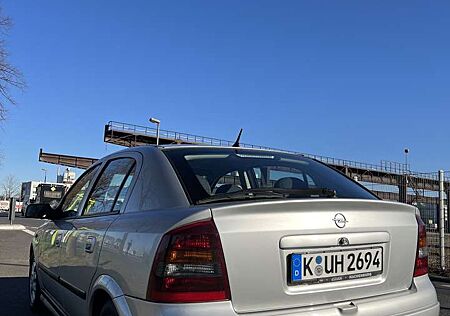 Opel Astra 1.6 Njoy