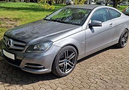 Mercedes-Benz C 220 C-Klasse Coupe Diesel CDI DPF Coupe (BlueEFFICIENC