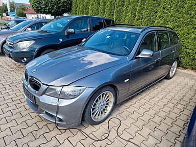 BMW 330 i Touring A* M- Paket * 2. Hand