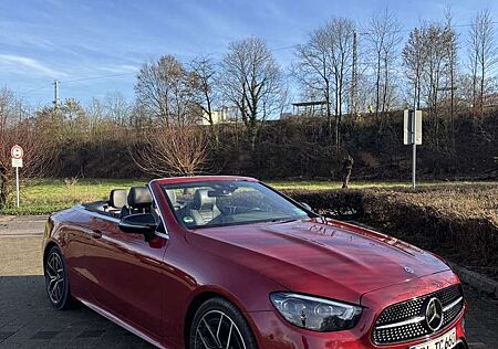 Mercedes-Benz E 220 d Cabrio 9G-TRONIC AMG Line