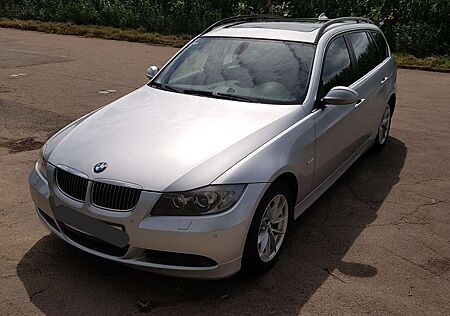 BMW 325i 325 Touring Aut.