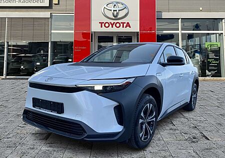 Toyota bZ4X FWD Cloud Navi LED ACC Kamera