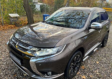 Mitsubishi Outlander PHEV Top 4WD