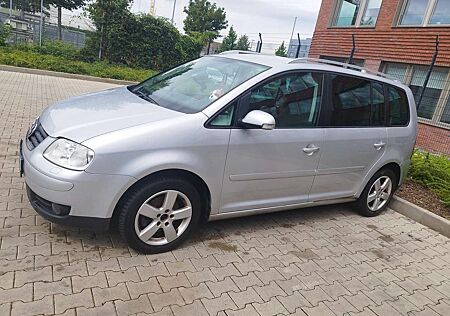 VW Touran Volkswagen 2.0 TDI Highline