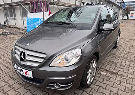 Mercedes-Benz B 200 Navi PDC Teilleder Schiebedach