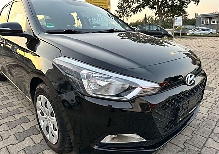 Hyundai i20 Go *1.Hand * Scheckheft *TÜV neu