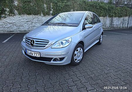 Mercedes-Benz B 170