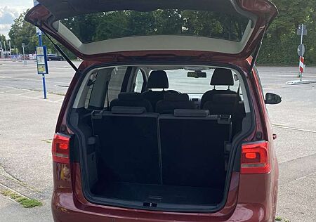 VW Touran Volkswagen 2.0 TDI DPF DSG 7Sitzer