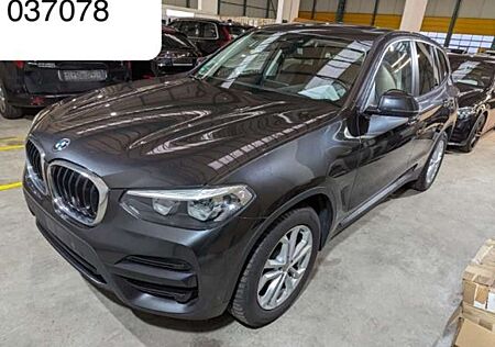 BMW X3 xDr 20 LED Navi 18" HeadUp Kam Pano DAB Tempo