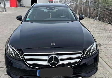 Mercedes-Benz E 220 d T 9G-TRONIC