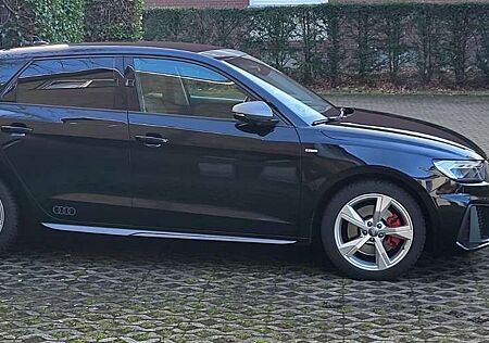 Audi A1 +40+TFSI+Sportback+S+tronic+S+line