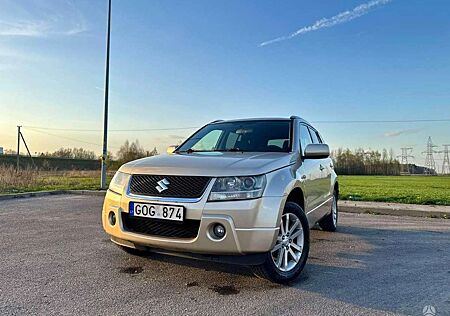 Suzuki Grand Vitara 2.0 Club (5-trg.)