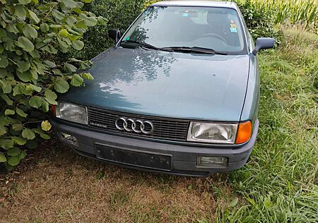 Audi 80 quattro mit Ersatzteile