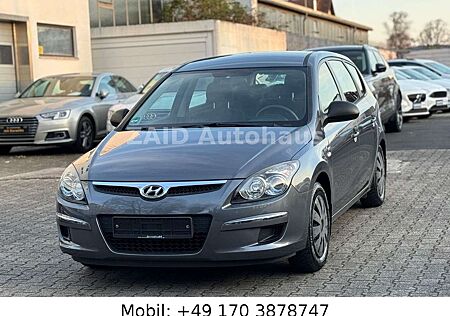 Hyundai i30 CW blue 1.4 Comfort Kombi*PDC*AHK*2HAND*