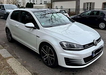 VW Golf Volkswagen GTD GTD BlueMotion Technology