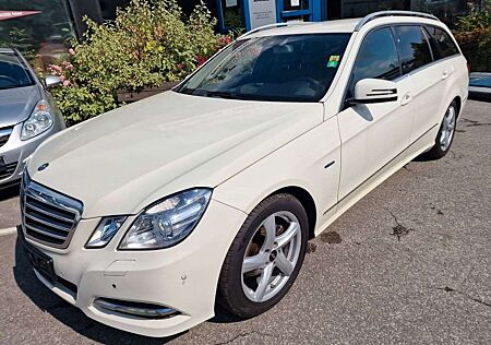 Mercedes-Benz E 200 T-Modell CGI BlueEfficiency