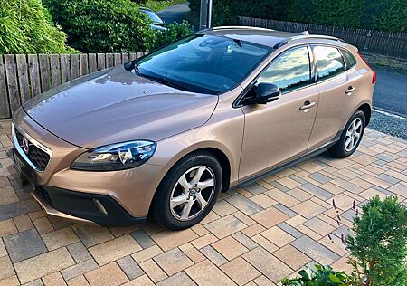 Volvo V40 CC V40 Cross Country V40 Cross Country Diesel D2 Momentum