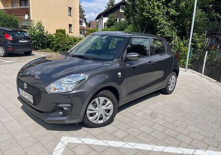 Suzuki Swift 4x2 Hyb. 1,2l Club MT A2L412