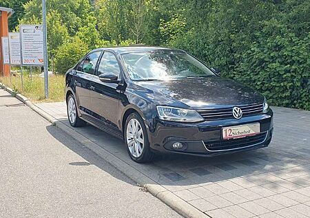 VW Jetta Volkswagen VI Highline*TÜV-NEU*SHZ*PDC*TEMPOMAT*
